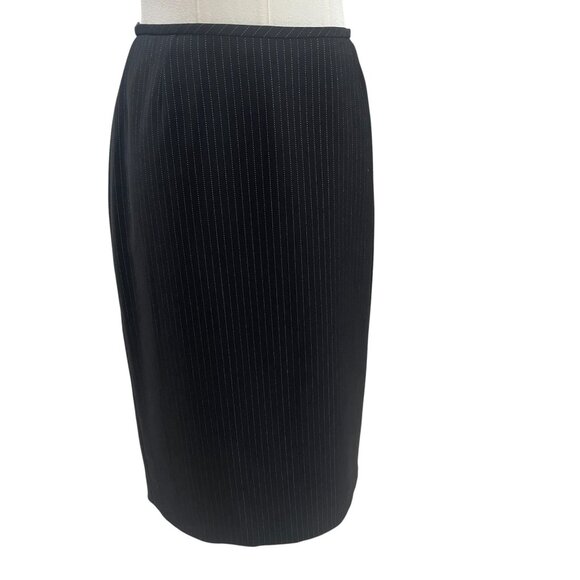 Tahari Pencil Skirt Black Pinstripe Business Minimalist Dark Academia Size 2 - Picture 6 of 8